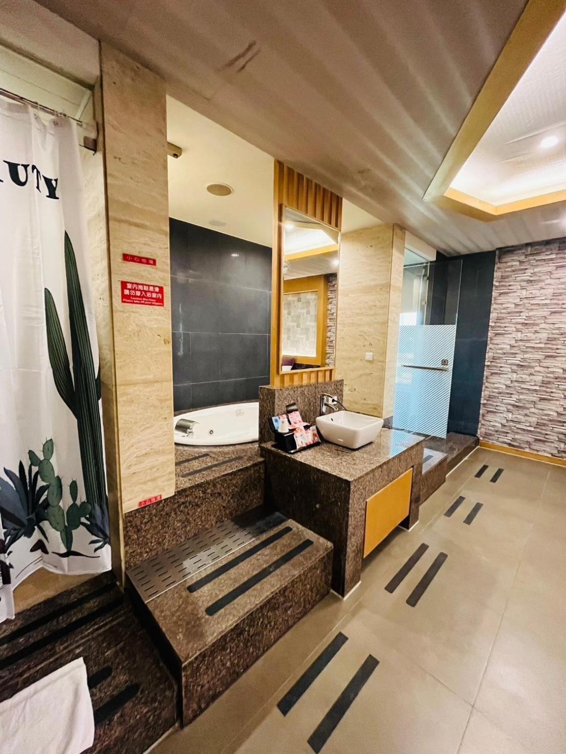 Walker Motel Taipei Bagian luar foto