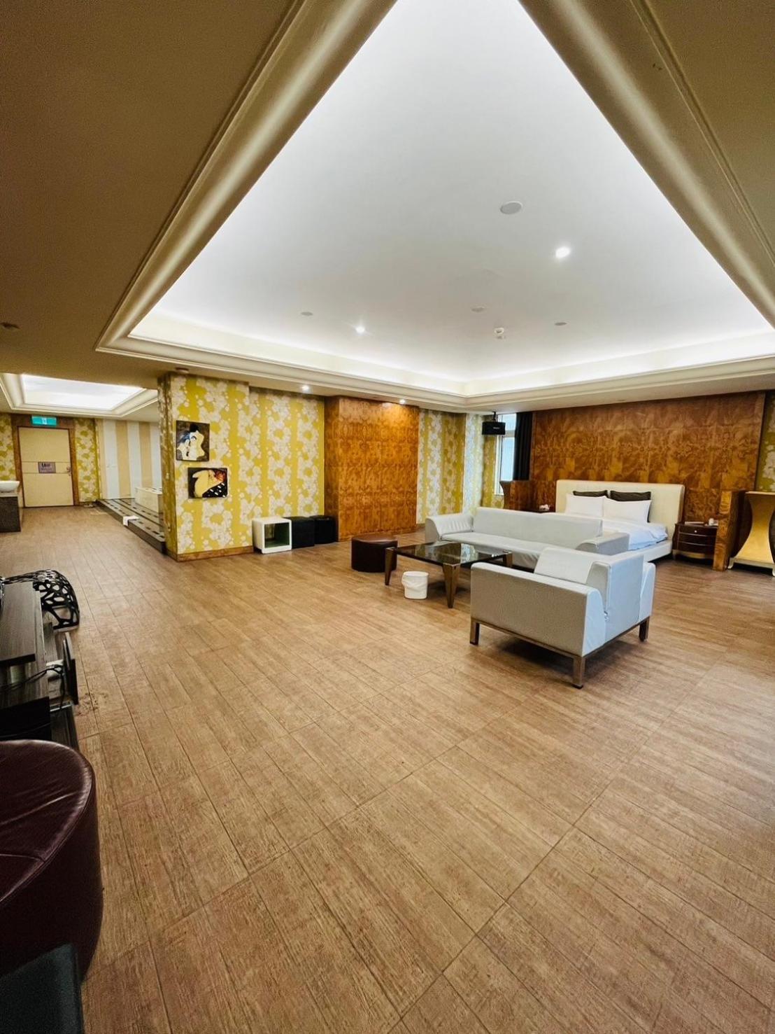 Walker Motel Taipei Bagian luar foto