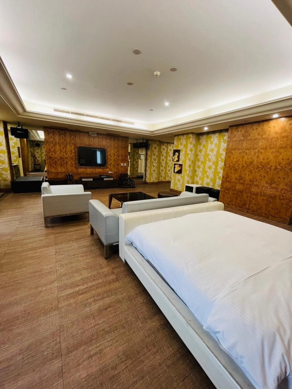 Walker Motel Taipei Bagian luar foto