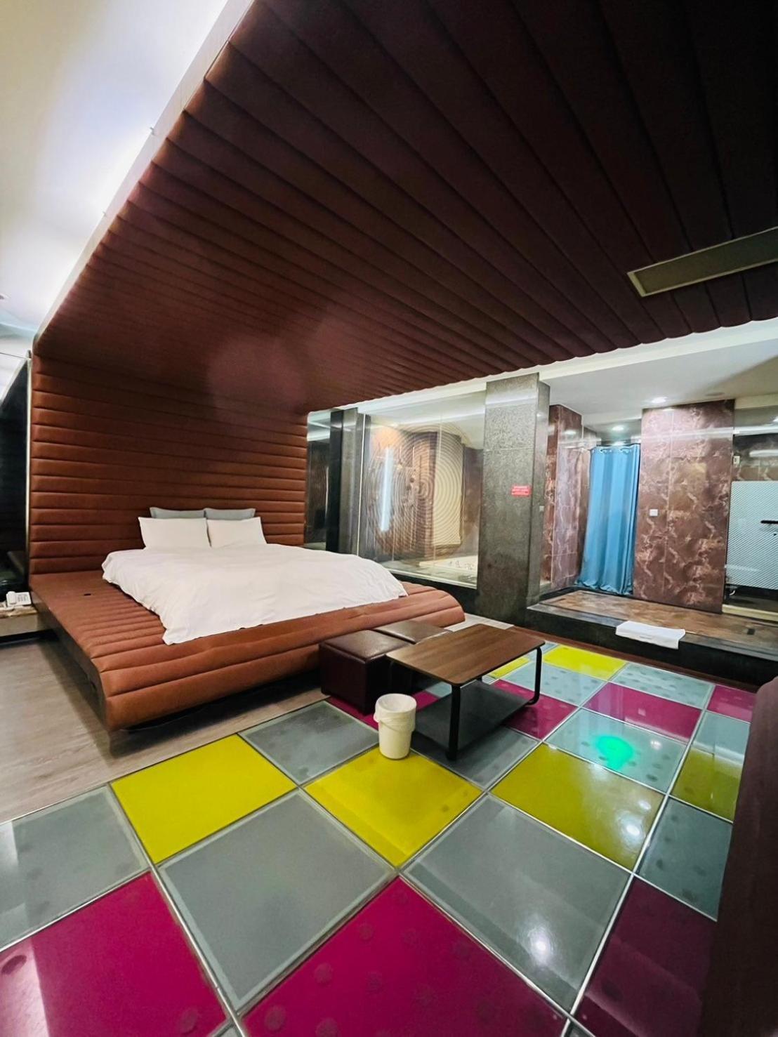 Walker Motel Taipei Bagian luar foto
