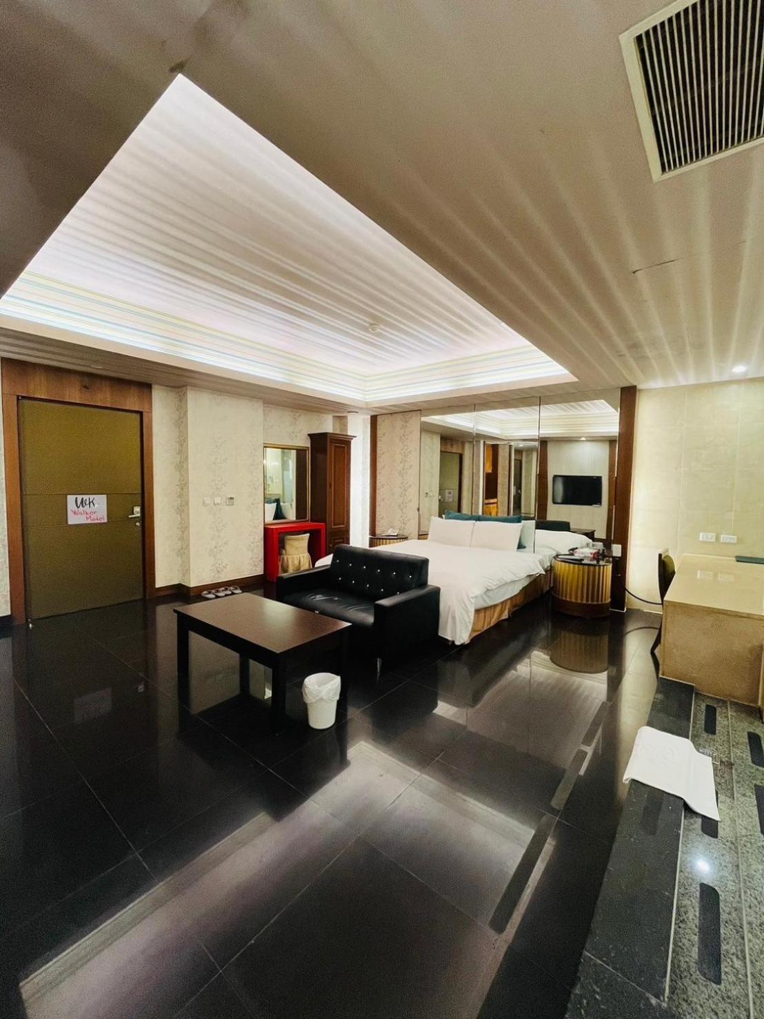 Walker Motel Taipei Bagian luar foto