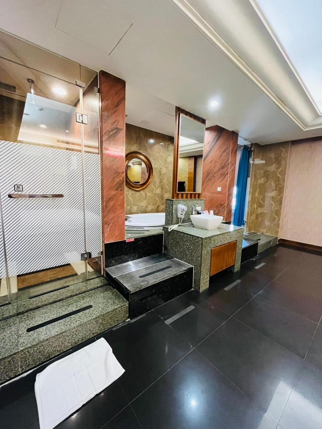 Walker Motel Taipei Bagian luar foto