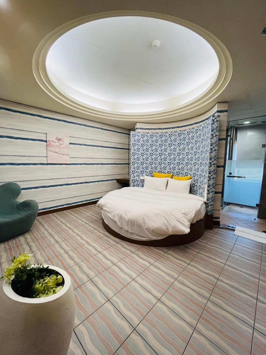 Walker Motel Taipei Bagian luar foto