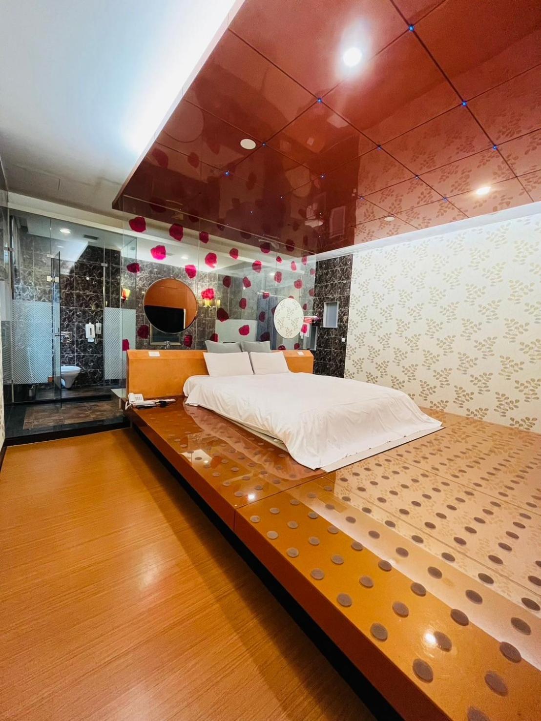 Walker Motel Taipei Bagian luar foto