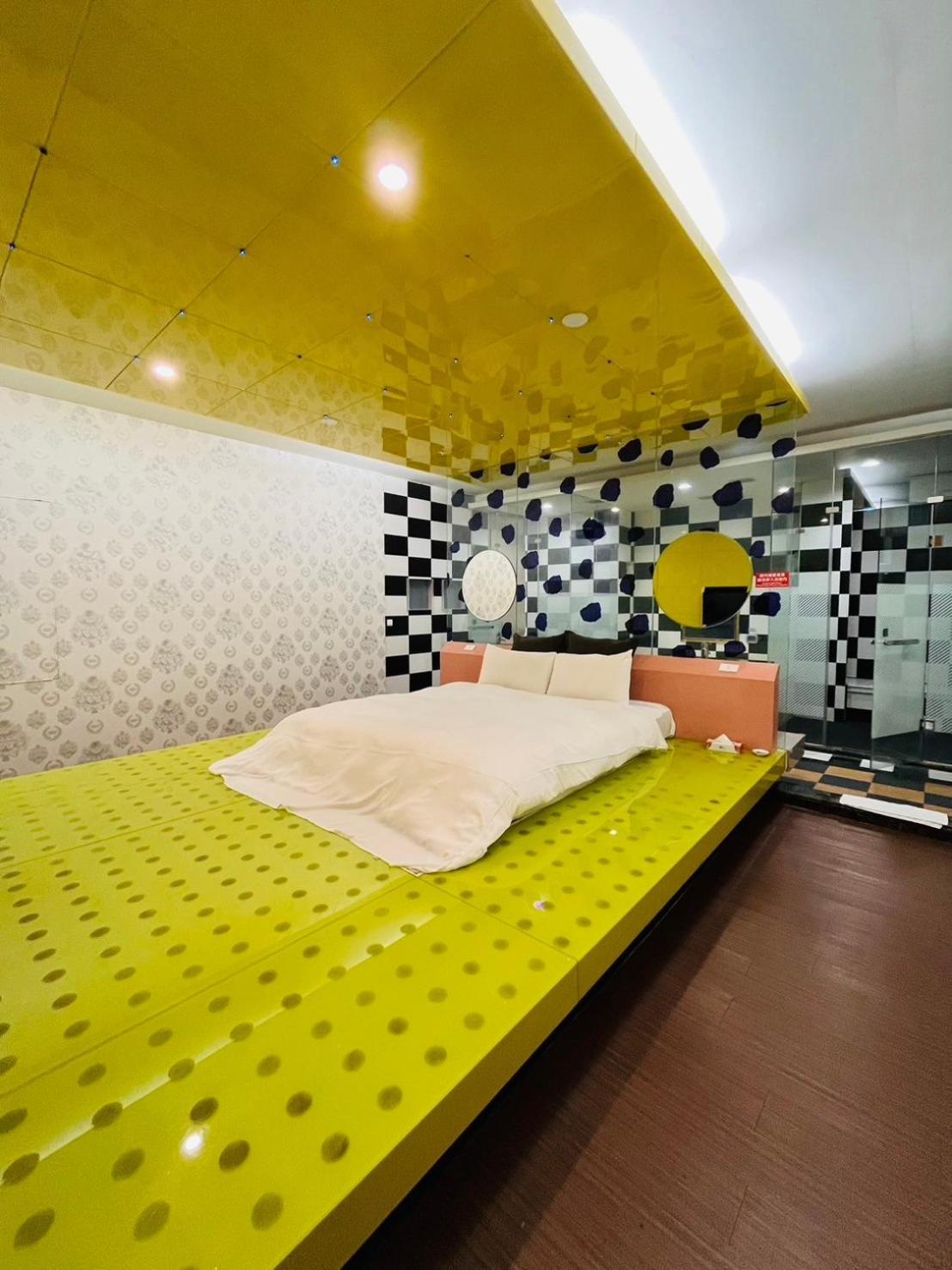 Walker Motel Taipei Bagian luar foto